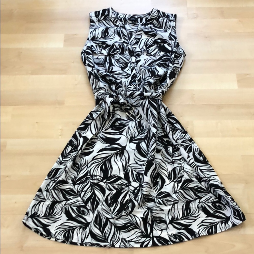Black and white leaf print dress